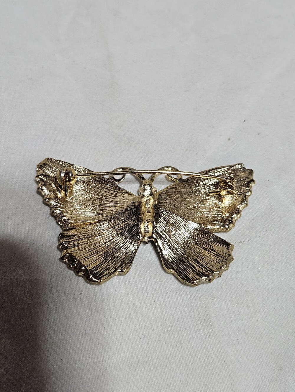 Vintage Enamel Cloisonne Butterfly Brooch Pin Gold Tone Blue Green Red - Picture 7 of 8